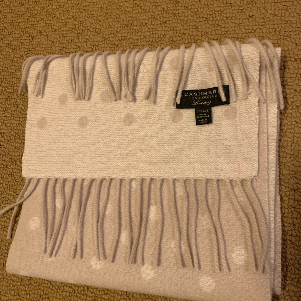 NWOT Reversible Charter Club Cashmere Scarf in Tan